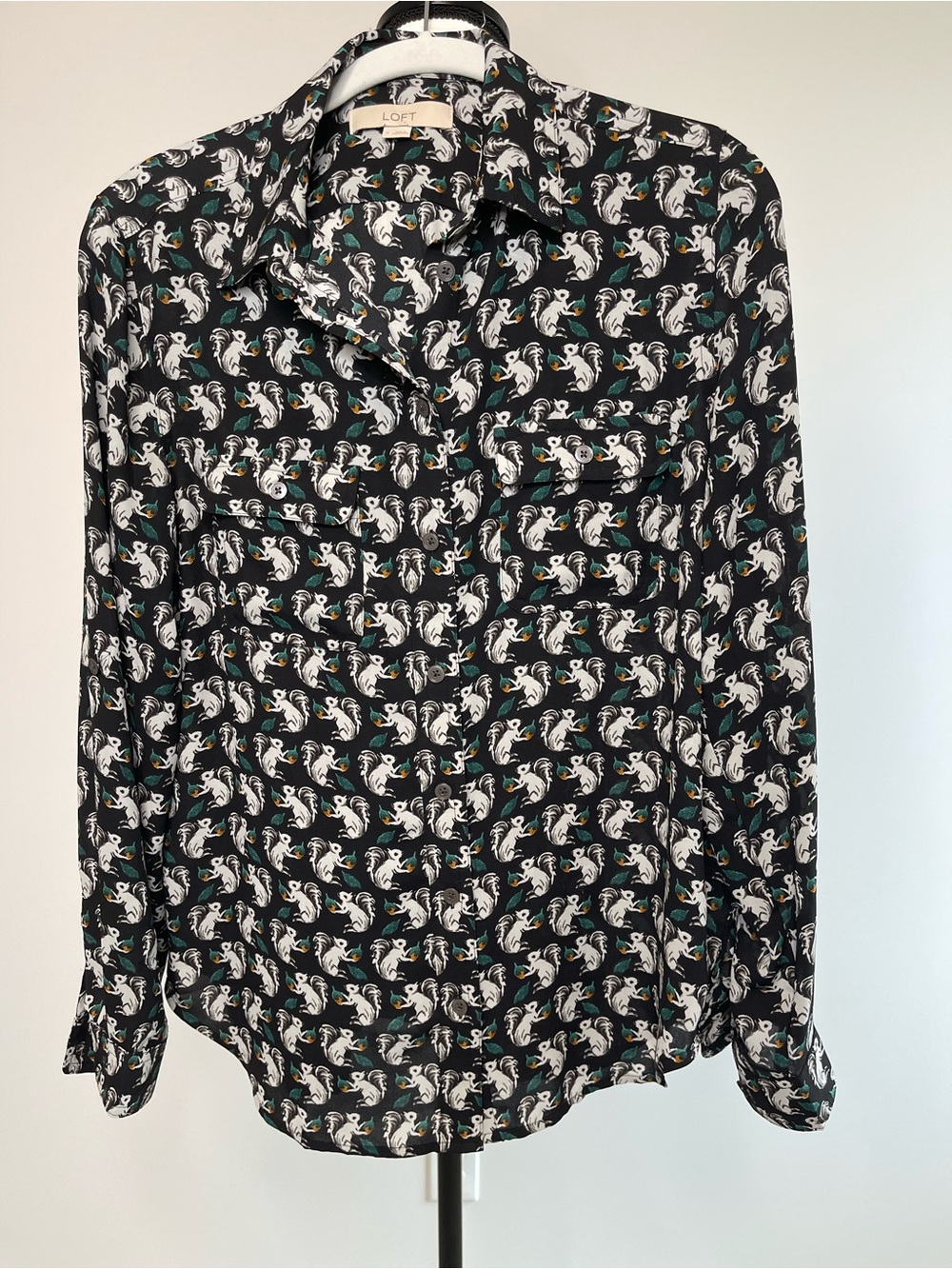 Loft squirrel and acorn print button up blouse size small woodland nature autumn